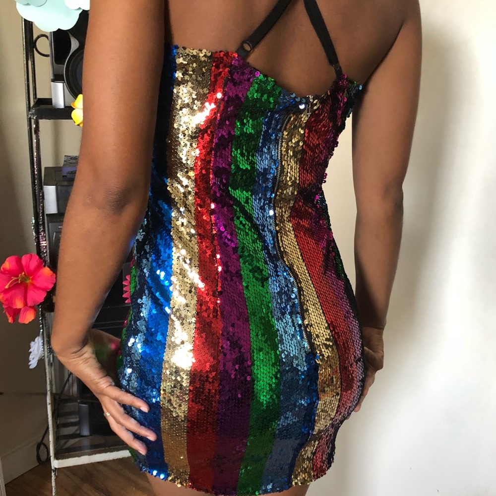 NWT Pretty Little Thing Dress. - Picture 3 of 3